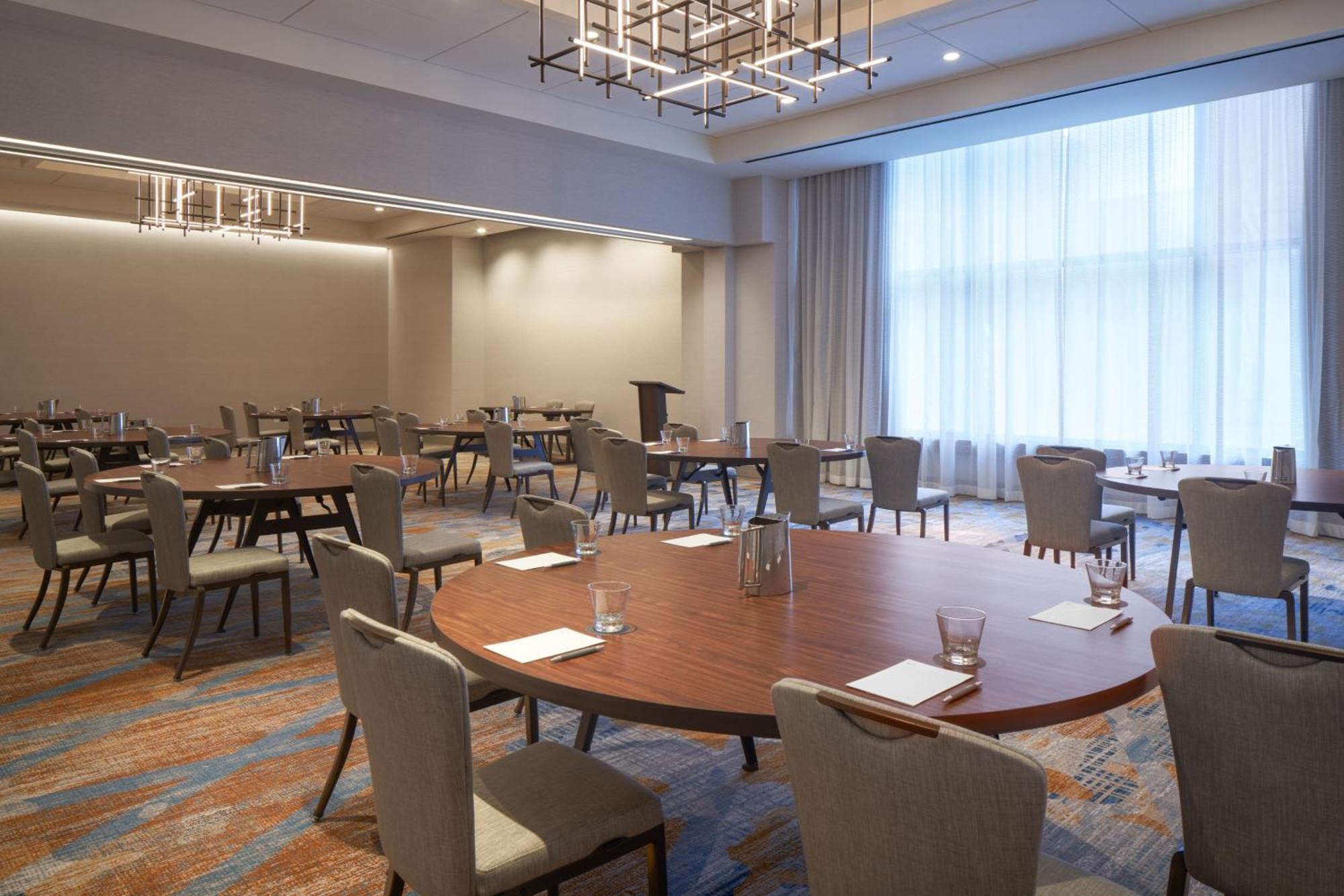 Отель The Westin Индианаполис Экстерьер фото